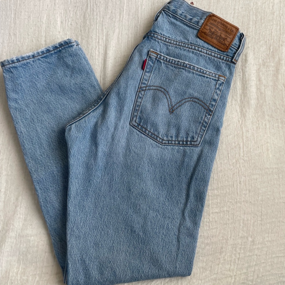 Levi's Women's Light Blue Straight Jeans